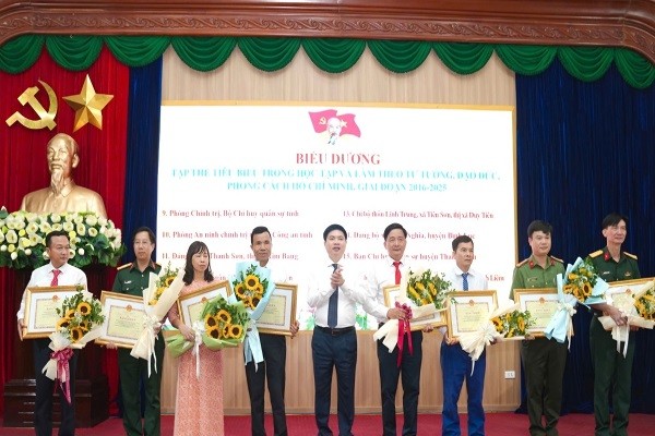 Hà Nam: 41 tập thể, cá nhân tiêu biểu được biểu dương khen thưởng