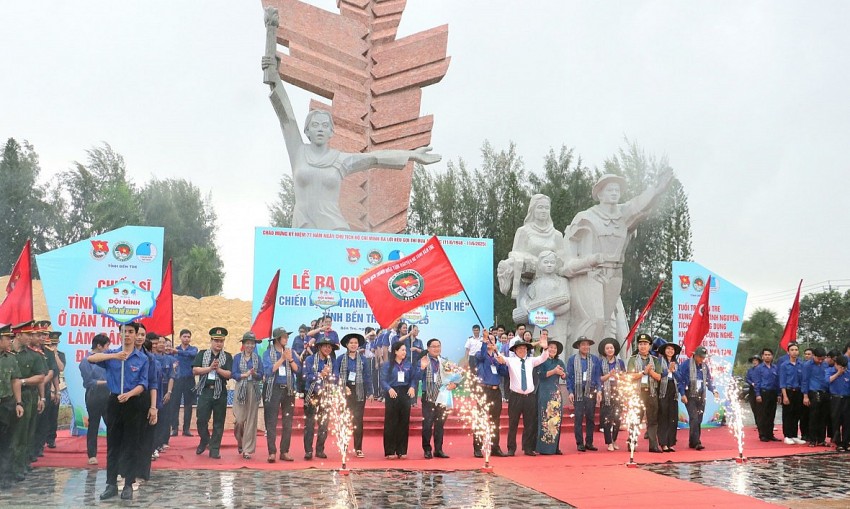 Bến Tre: Ra quân cao điểm Chiến dịch “Thanh niên tình nguyện hè”