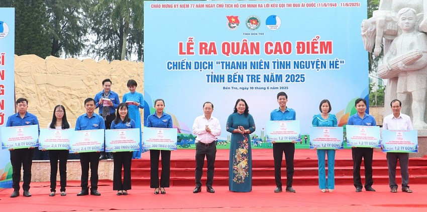 Bến Tre: Ra quân cao điểm Chiến dịch “Thanh niên tình nguyện hè”