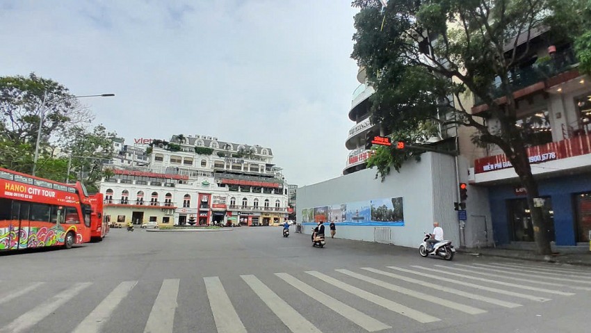 Cận cảnh tòa nhà 