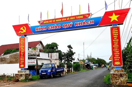 Công nhận 2 địa phương cán đích nông thôn mới