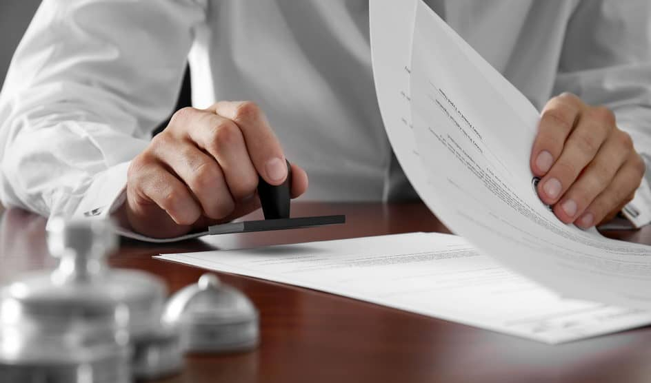 Ai có quyền bổ nhiệm, miễn nhiệm Công chứng viên?