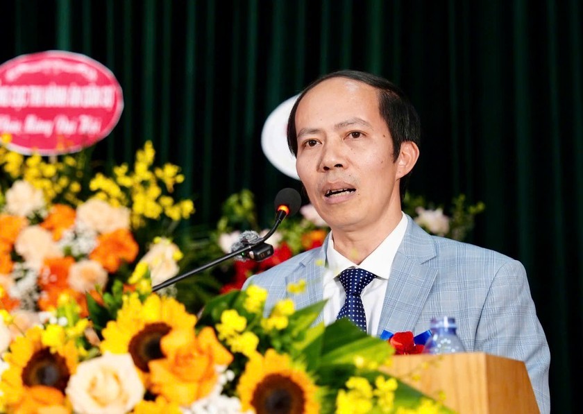 Bí thư Chi bộ Khối Hành chính Nguyễn Đức Trường phát biểu thảo luận. (Ảnh: PV)