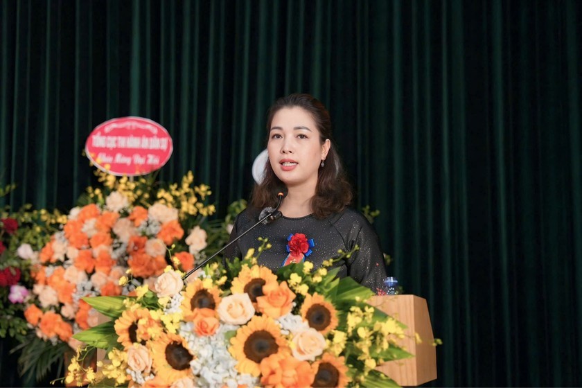 Bí thư Chi bộ Khối Nội dung Bùi Thị Thu Hằng phát biểu thảo luận. (Ảnh: PV)