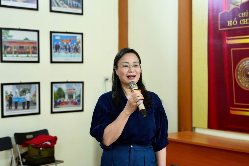 Ủy viên Ban chấp hành Đảng bộ Báo, Phó Tổng biên tập Vũ Hồng Thúy Ủy viên Ban chấp hành Đảng bộ Báo, Phó Tổng biên tập Vũ Hồng Thúy