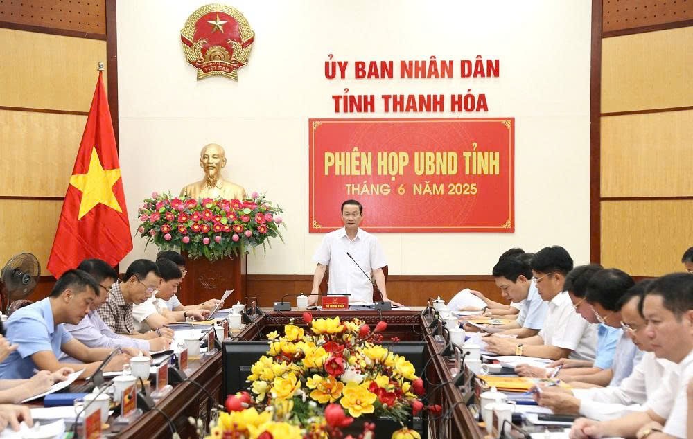 Đồng chí Đỗ Minh Tuấn - Phó Bí thư Tỉnh ủy, Chủ tịch UBND tỉnh phát biểu kết luận tại Hội nghị. (Ảnh: UBND tỉnh Thanh Hoá)