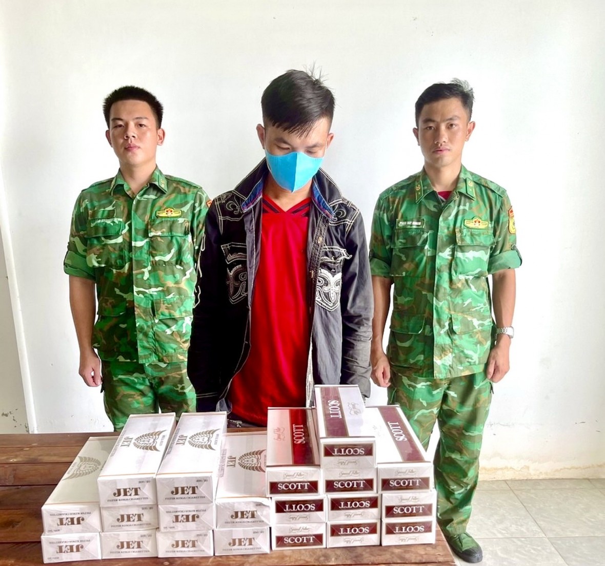 Cà Mau: Đồn Biên phòng Tân Tiến bắt giữ nhiều loại hàng hóa không rõ nguồn gốc