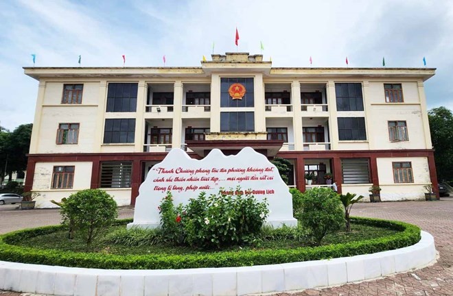 Có 33 cán bộ huyện Thanh Chương (Nghệ An) viết đơn xin nghỉ hưu trước tuổi. Có 33 cán bộ huyện Thanh Chương (Nghệ An) viết đơn xin nghỉ hưu trước tuổi.