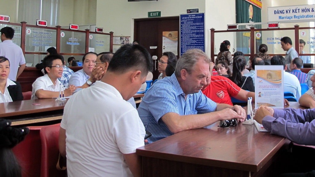 Hình thức xử lý người nước ngoài tạm trú quá thời hạn tại Việt Nam? Hình thức xử lý người nước ngoài tạm trú quá thời hạn tại Việt Nam?