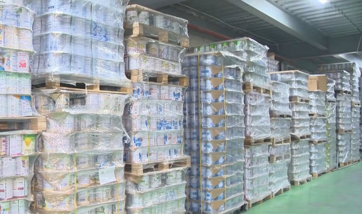 Gần 600 loại sữa giả được sản xuất, tung ra thị trường. (Ảnh: VTV) Gần 600 loại sữa giả được sản xuất, tung ra thị trường. (Ảnh: VTV)