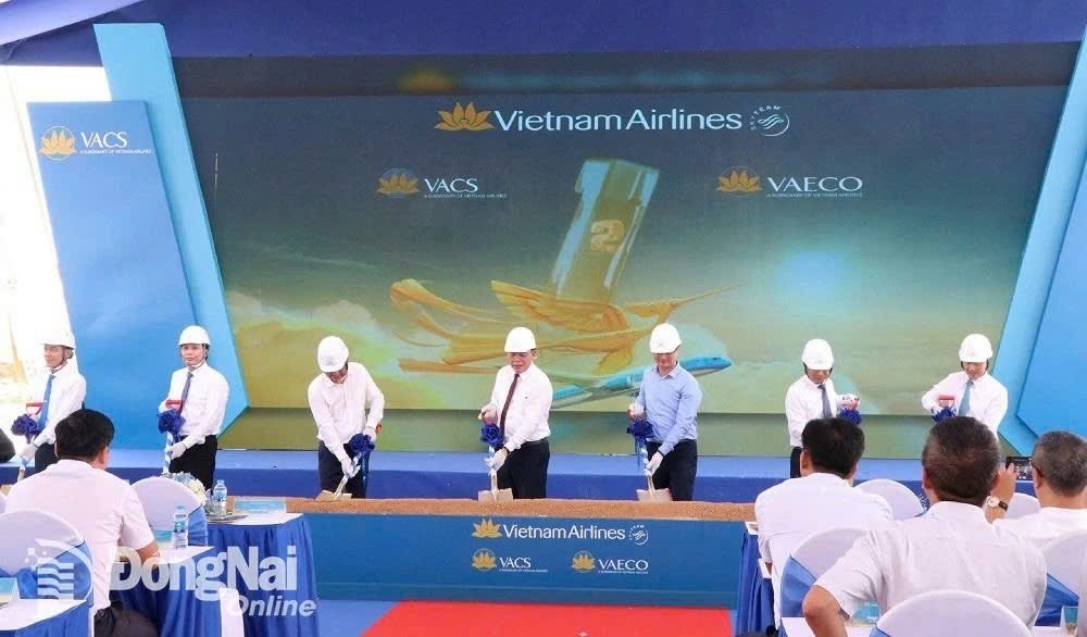 Khởi công hai dự án dịch vụ hàng không gần 1.800 tỷ đồng tại sân bay Long Thành Khởi công hai dự án dịch vụ hàng không gần 1.800 tỷ đồng tại sân bay Long Thành