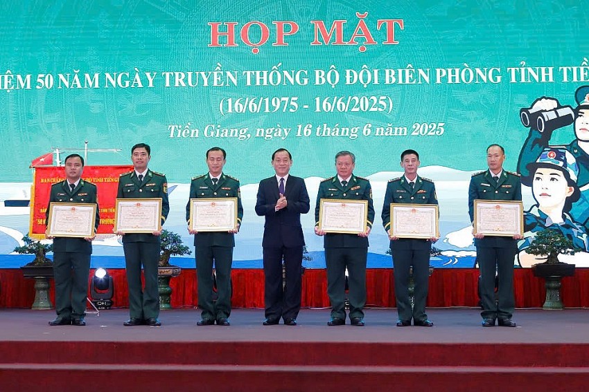 Tiền Giang: Họp mặt kỷ niệm 50 năm ngày Truyền thống Bộ đội Biên phòng Tiền Giang: Họp mặt kỷ niệm 50 năm ngày Truyền thống Bộ đội Biên phòng