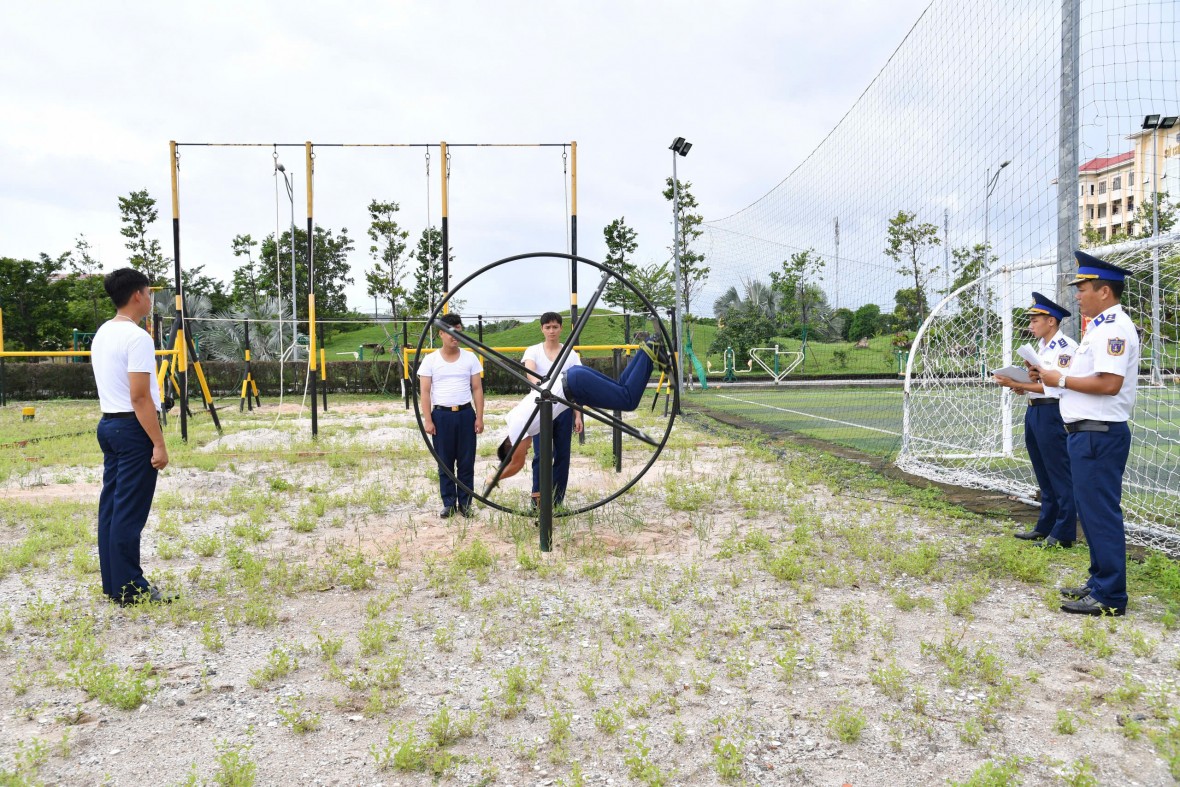 Bộ Tư lệnh Vùng Cảnh sát biển 4: Nâng cao trình độ của cán bộ trong huấn luyện điều lệnh, thể dục thể thao