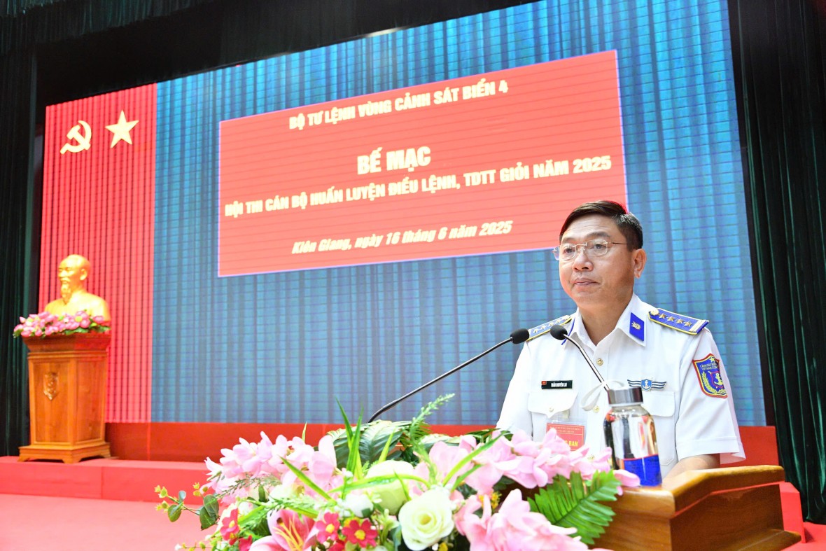 Bộ Tư lệnh Vùng Cảnh sát biển 4: Nâng cao trình độ của cán bộ trong huấn luyện điều lệnh, thể dục thể thao