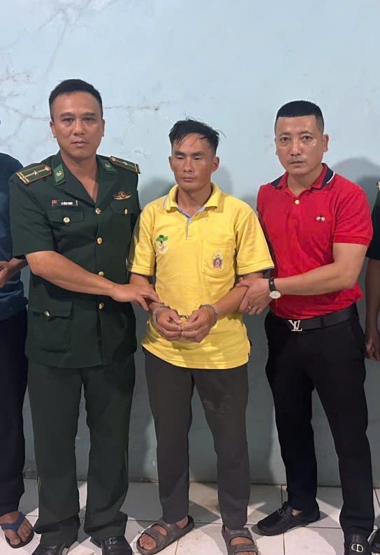 Đối tượng Giang Seo Hòa bị lực lượng chức năng bắt giữ - Ảnh Công an Nghệ An.