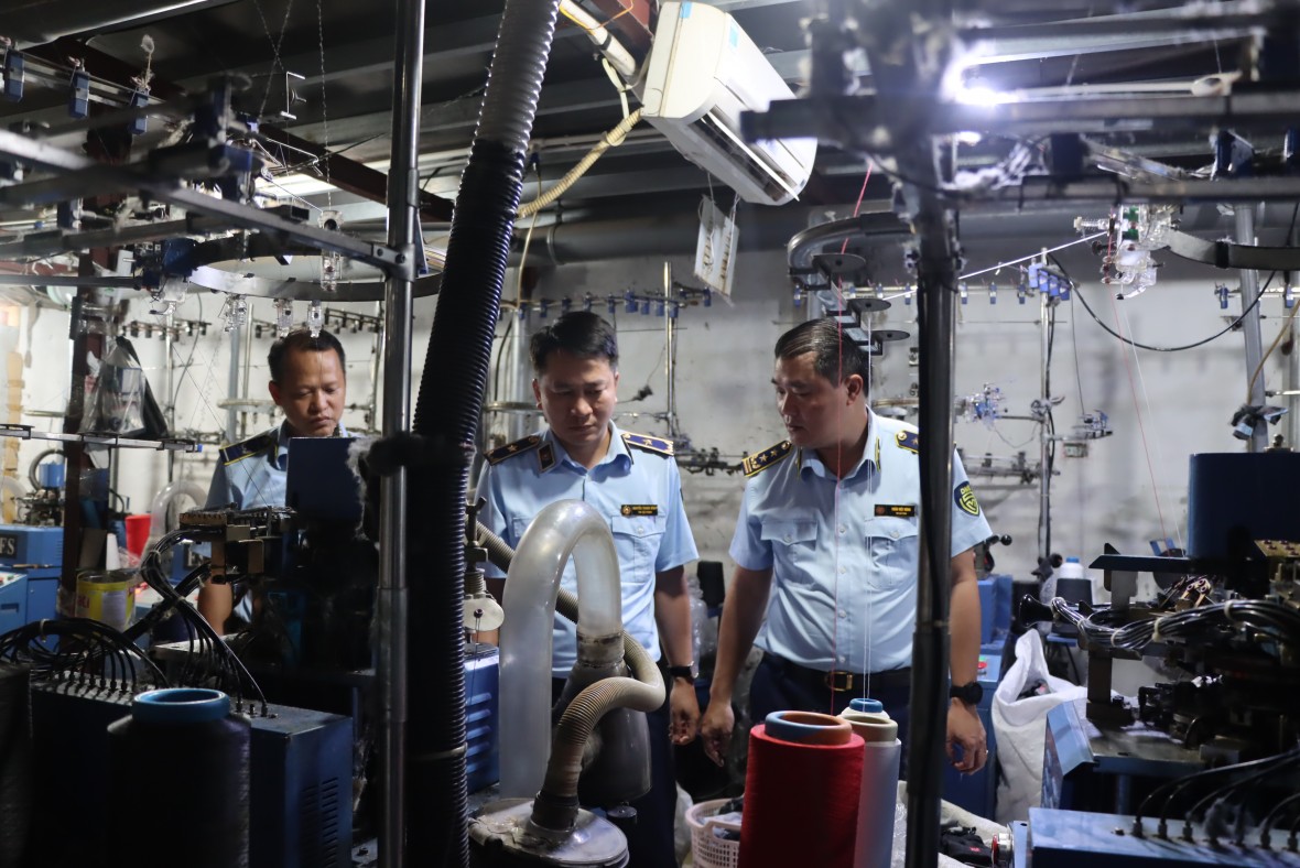 Cơ quan quản lý cho biết hàng giả và xâm phạm quyền sở hữu trí tuệ chiếm tỷ lệ lớn nhất với 1.580 vụ. (Ảnh: Dms)