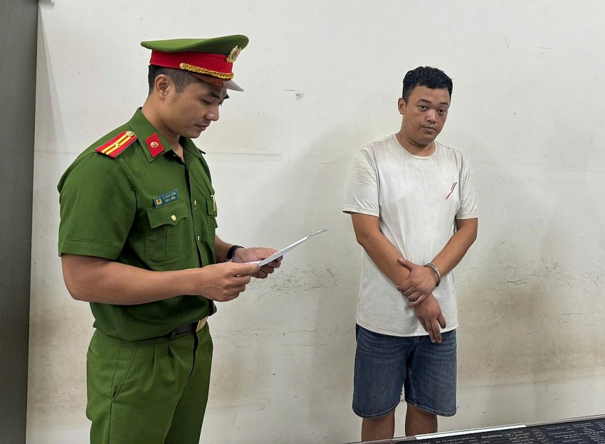 Tài xế taxi cưỡng đoạt 4,2 triệu đồng bị tạm giữ