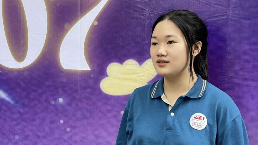 Em Đoàn Hà Trang - học sinh lớp 12 trường THPT Sóc Sơn (Ảnh: Nhóm PV)