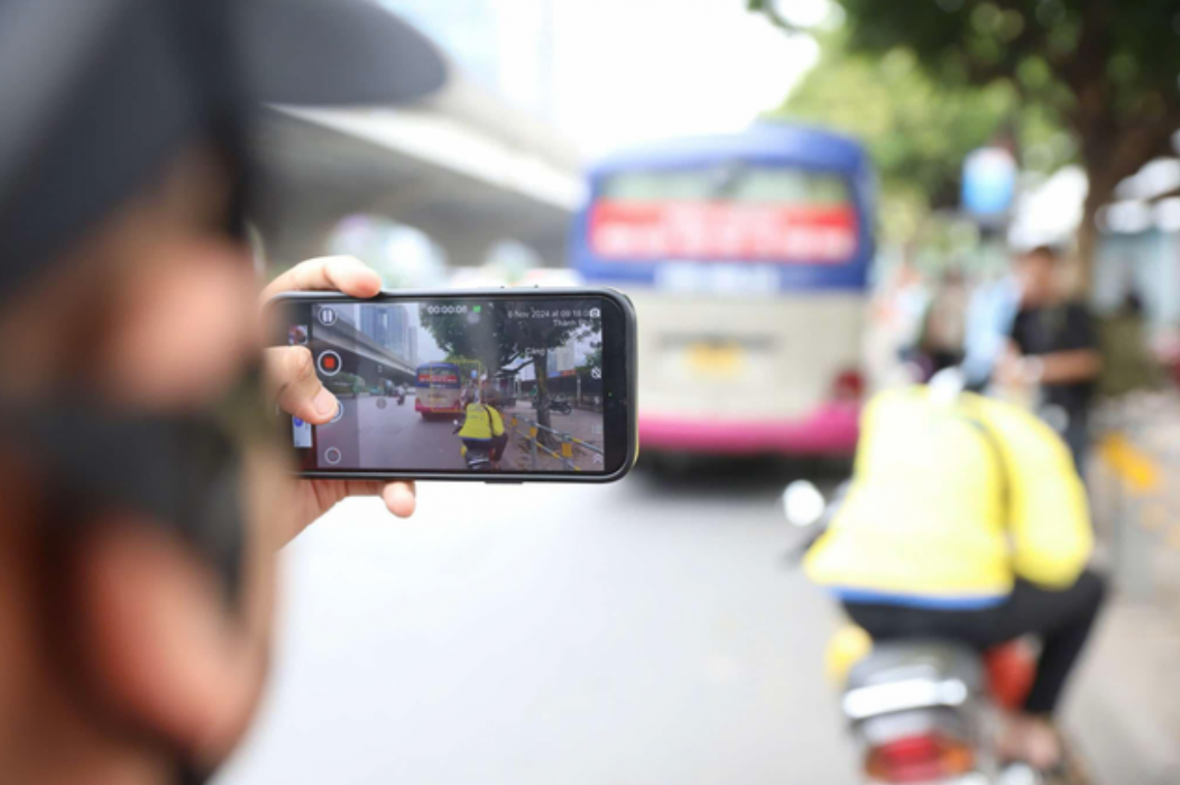 Tích hợp tiếp nhận phản ánh vi phạm giao thông qua Ứng dụng iHanoi