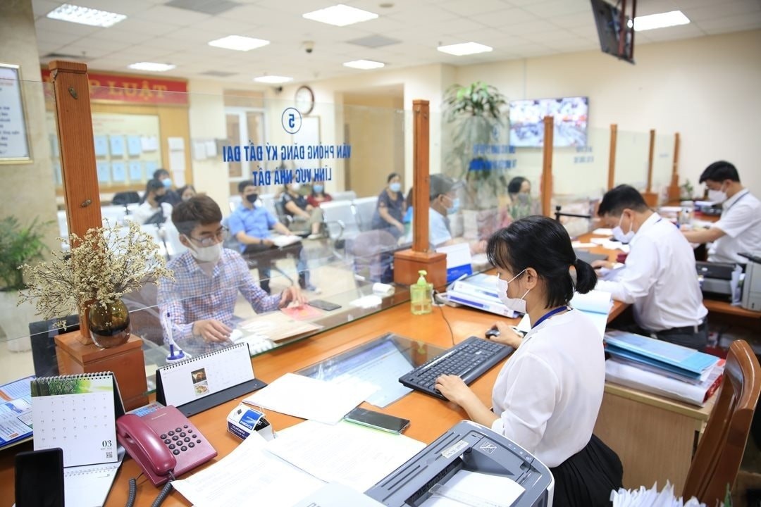 UBND cấp xã đối với việc lưu trữ, bảo quản, khai thác, sử dụng sổ, hồ sơ hộ tịch, nuôi con nuôi sẽ tiến hành khoá sổ hộ tịch, sổ đăng ký nuôi con nuôi đang sử dụng vào 17h00 ngày 30/6.