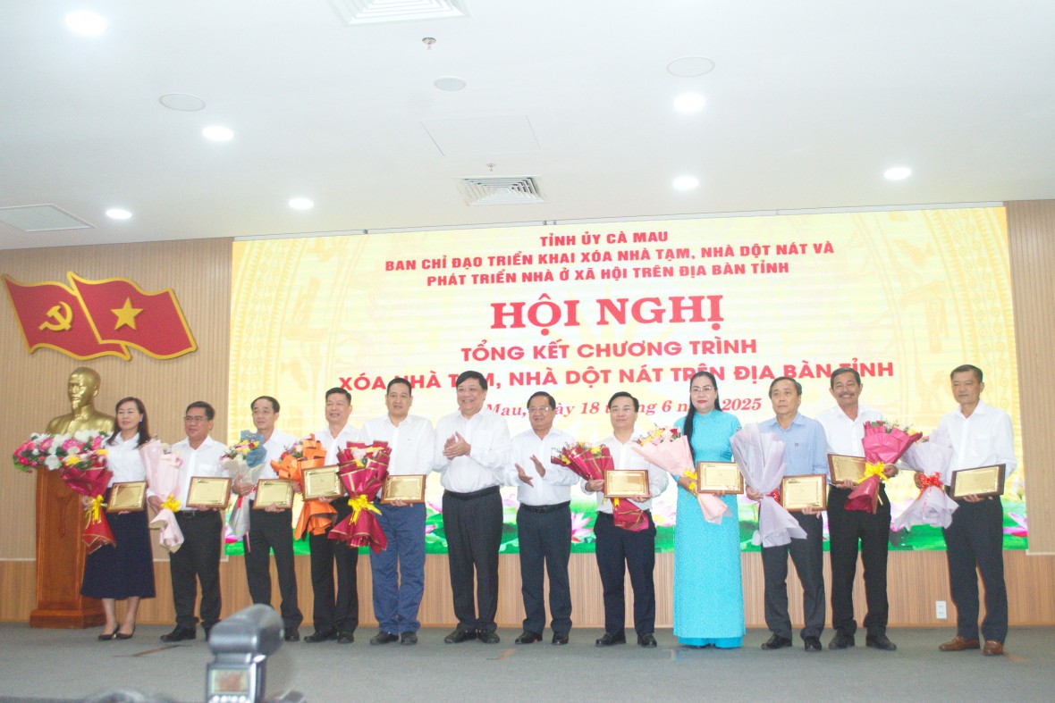 Cà Mau: Hoàn thành 4.400 căn nhà, phát động Đề án sinh kế mới