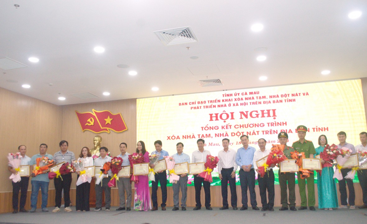 Cà Mau: Hoàn thành 4.400 căn nhà, phát động Đề án sinh kế mới