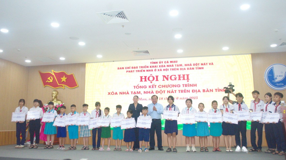 Cà Mau: Hoàn thành 4.400 căn nhà, phát động Đề án sinh kế mới