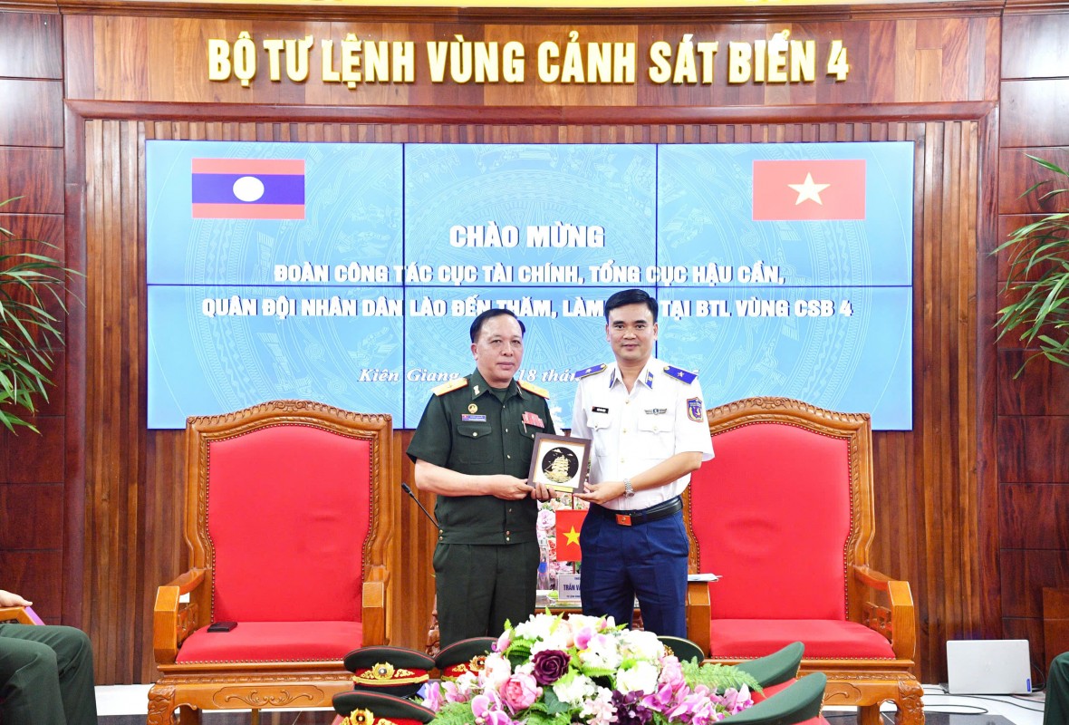 BTL Vùng Cảnh sát biển 4 đón và làm việc với Đoàn công tác Cục Tài chính, Tổng cục Hậu Cần, Bộ Quốc phòng Lào BTL Vùng Cảnh sát biển 4 đón và làm việc với Đoàn công tác Cục Tài chính, Tổng cục Hậu Cần, Bộ Quốc phòng Lào