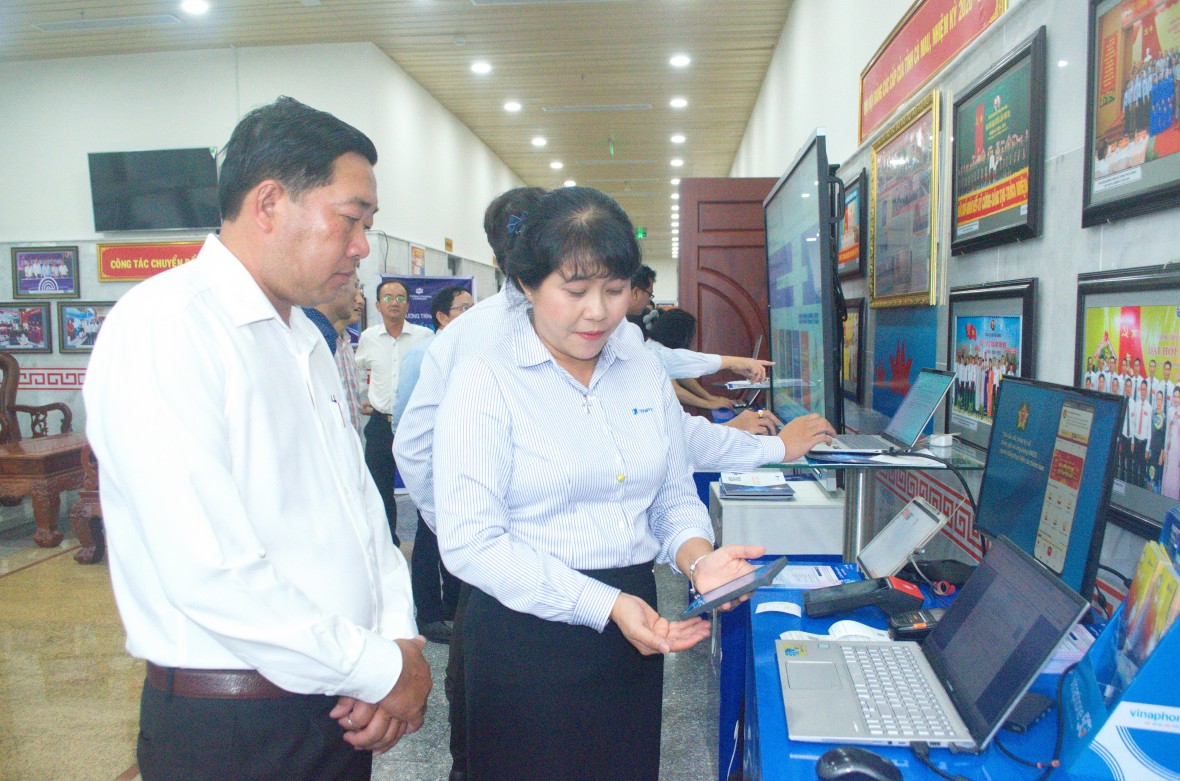 Cà Mau phát động Phong trào “Bình dân học vụ số” và tọa đàm về trí tuệ nhân tạo