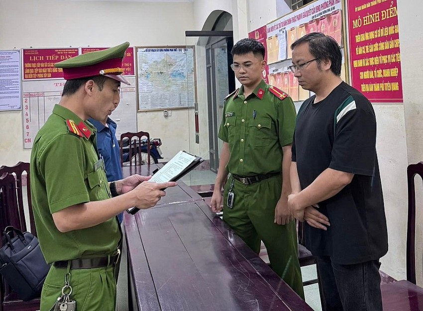 Lừa nạn nhân đặt cọc mua đất dự án để chiếm đoạt hơn 2 tỷ đồng Lừa nạn nhân đặt cọc mua đất dự án để chiếm đoạt hơn 2 tỷ đồng