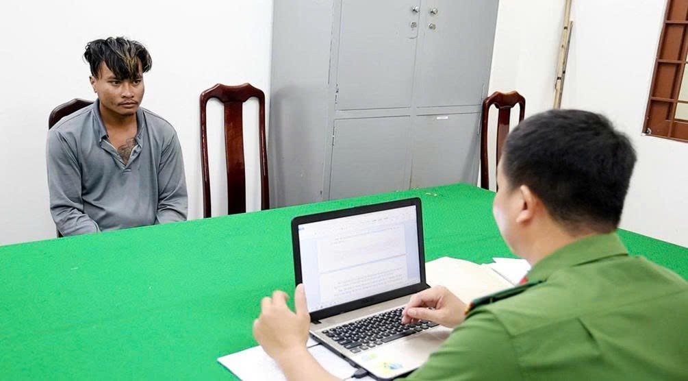 Bị chó nhà hàng xóm cắn, nam thanh niên ở An Giang chém cha con người hàng xóm thương vong