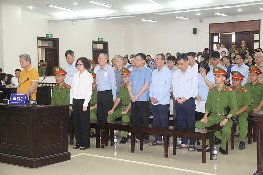 Các bị cáo tại toà. Các bị cáo tại toà.