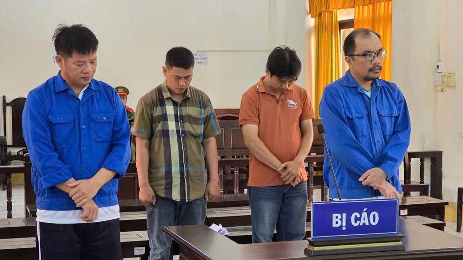 Làm giả hồ sơ xe mô tô, cựu công an xã và cán bộ xã tại huyện Giồng Riềng lĩnh án tù Làm giả hồ sơ xe mô tô, cựu công an xã và cán bộ xã tại huyện Giồng Riềng lĩnh án tù