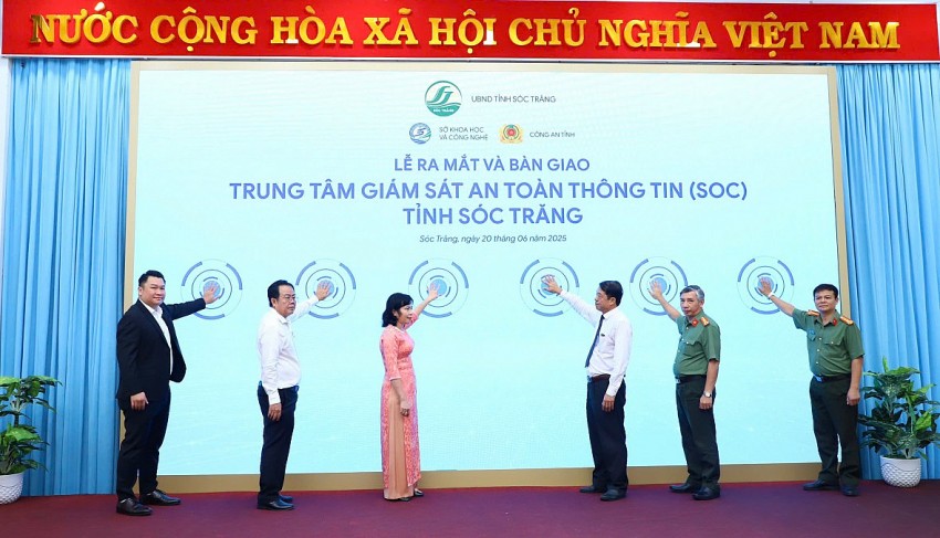 Ra mắt, bàn giao Trung tâm Giám sát an toàn thông tin tỉnh Sóc Trăng