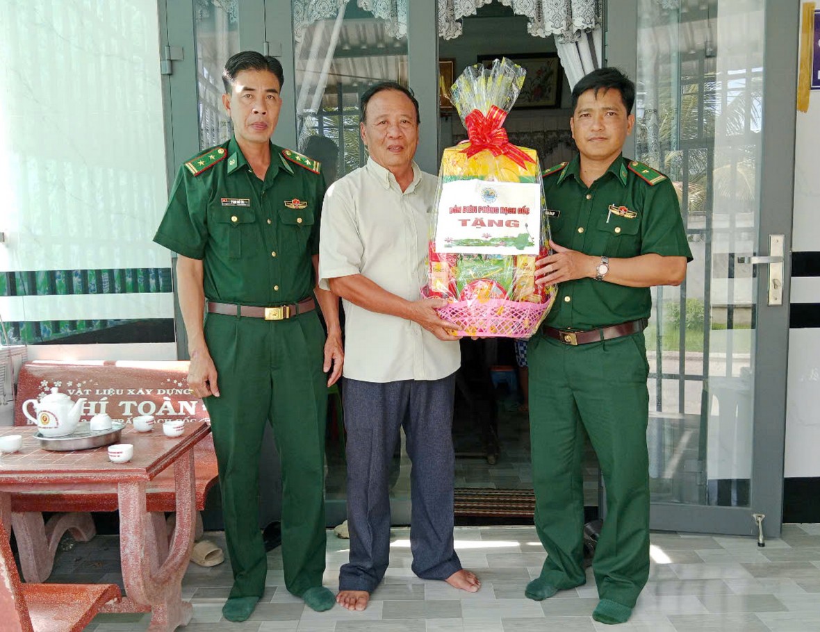 BĐBP Cà Mau tri ân người có công, gia đình chính sách