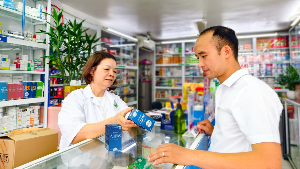 Alipas tỏa sáng cùng biệt đội huyền thoại Manchester Reds đến Việt Nam