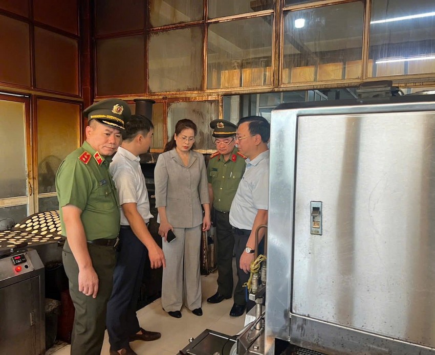 Giám đốc Công an Hà Nội kiểm tra thực tế tình hình sản xuất, kinh doanh tại 