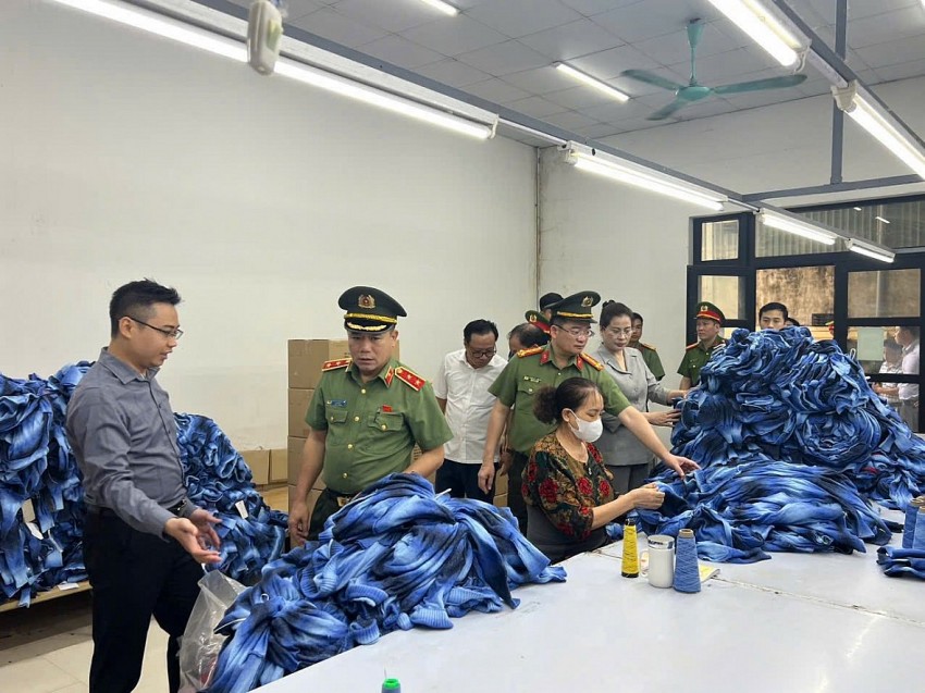 Giám đốc Công an Hà Nội kiểm tra thực tế tình hình sản xuất, kinh doanh tại 