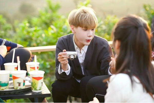 Mạnh Hùng lựa chọn giữ khoảng cách trong tình yêu sau khi trải qua tổn thương. Ảnh: Quỳnh Anh 