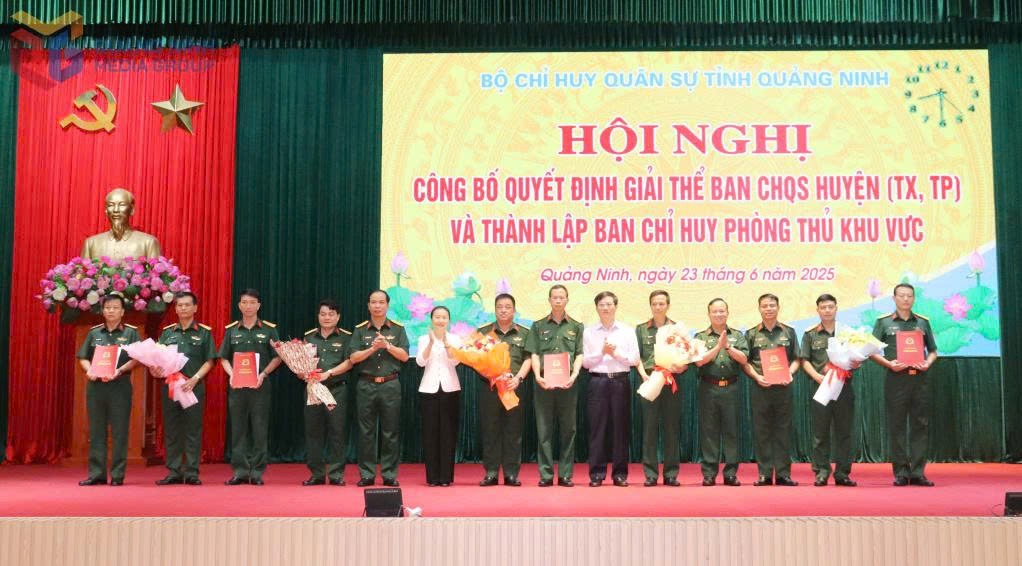 Quảng Ninh công bố thành lập Ban Chỉ huy Phòng thủ khu vực thay Ban CHQS huyện Quảng Ninh công bố thành lập Ban Chỉ huy Phòng thủ khu vực thay Ban CHQS huyện