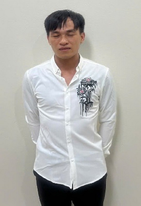 Tạm giữ hình sự đối tượng chặn đầu xe, hành hung hai nữ sinh gây bức xúc