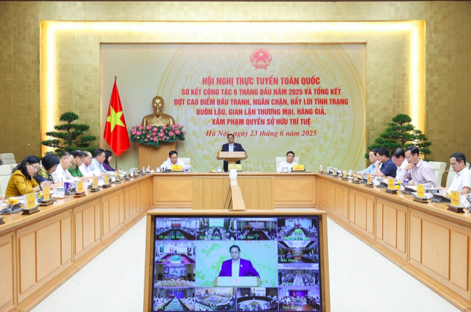 Hội nghị trực tuyến toàn quốc sơ kết công tác 6 tháng đầu năm 2025 và tổng kết đợt cao điểm đấu tranh, ngăn chặn, đẩy lùi tình trạng buôn lậu, gian lận thương mại, hàng giả, xâm phạm quyền sở hữu trí tuệ (Ảnh: Đoàn Bắc).