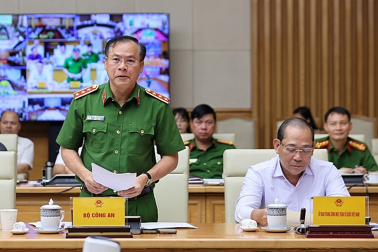 Thủ tướng: Phải quét sạch tình trạng buôn lậu, sản xuất, kinh doanh hàng giả, hàng nhái, gian lận thương mại Thủ tướng: Phải quét sạch tình trạng buôn lậu, sản xuất, kinh doanh hàng giả, hàng nhái, gian lận thương mại