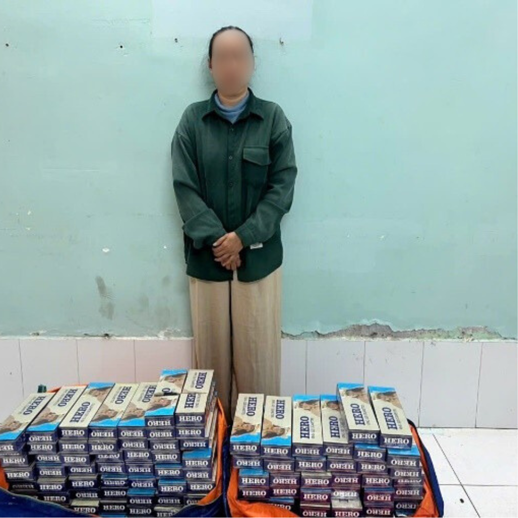 Kiên Giang: Bắt 2 đối tượng vận chuyển 2.300 bao thuốc lá điếu nhập lậu Kiên Giang: Bắt 2 đối tượng vận chuyển 2.300 bao thuốc lá điếu nhập lậu