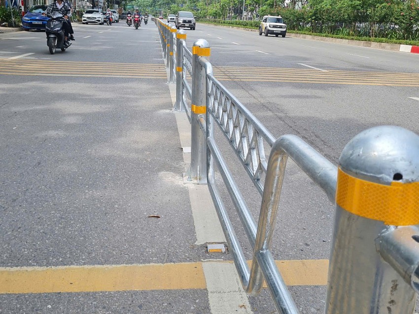 Tình hình giao thông tại 2 tuyến đường vào nội đô sau khi lắp dải phân cách cứng