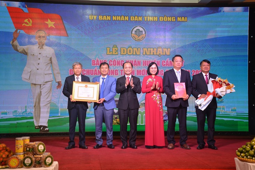 Đồng Nai công bố Huyện đạt chuẩn Nông thôn mới nâng cao