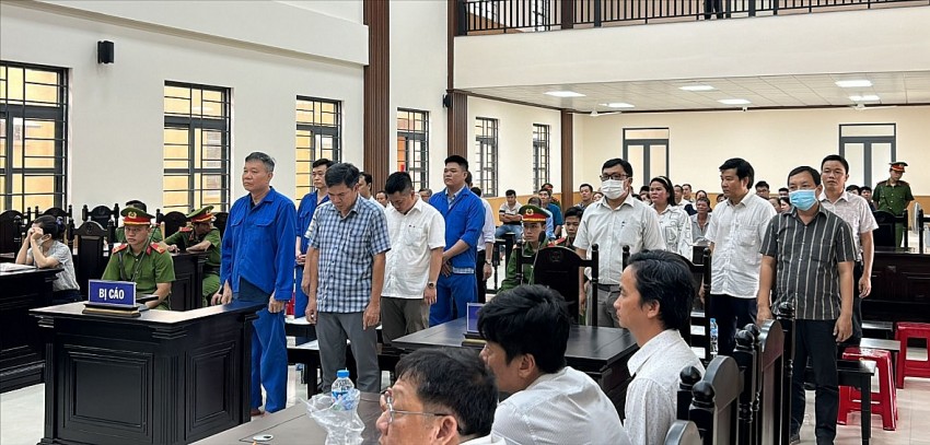 Các bị cáo tại tòa.