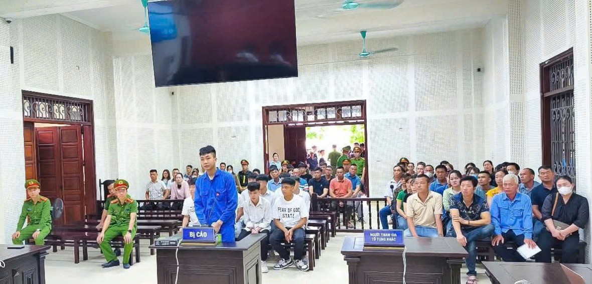 Xét xử sơ thẩm 11 bị cáo trong vụ án “Giết người” nghiêm trọng tại Quảng Ninh