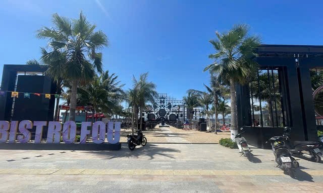 Hai nhân viên tử vong tại bể bơi giữa quán bar Bistro Fou ở Bãi Cháy, Hạ Long