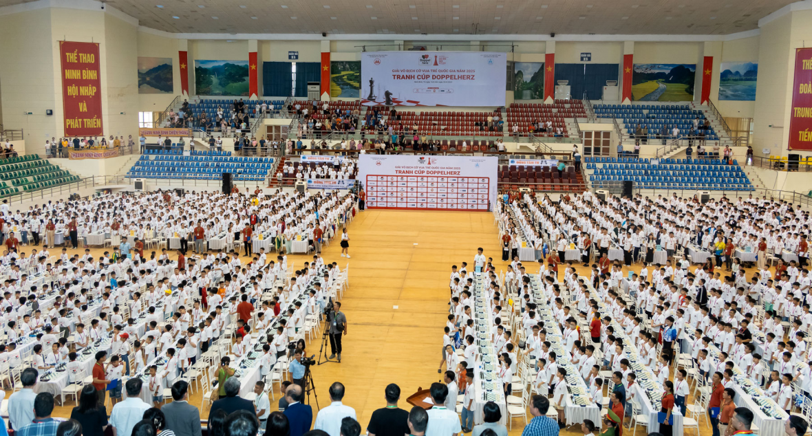 Phụ huynh buồn bã khi cho con đi thi đấu các giải cờ vua trẻ nhưng không được ghi nhận thành tích xứng đáng